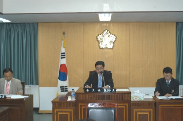 2006회계연도세입세출결산승인의건에 관한 의회운영위원회 개회